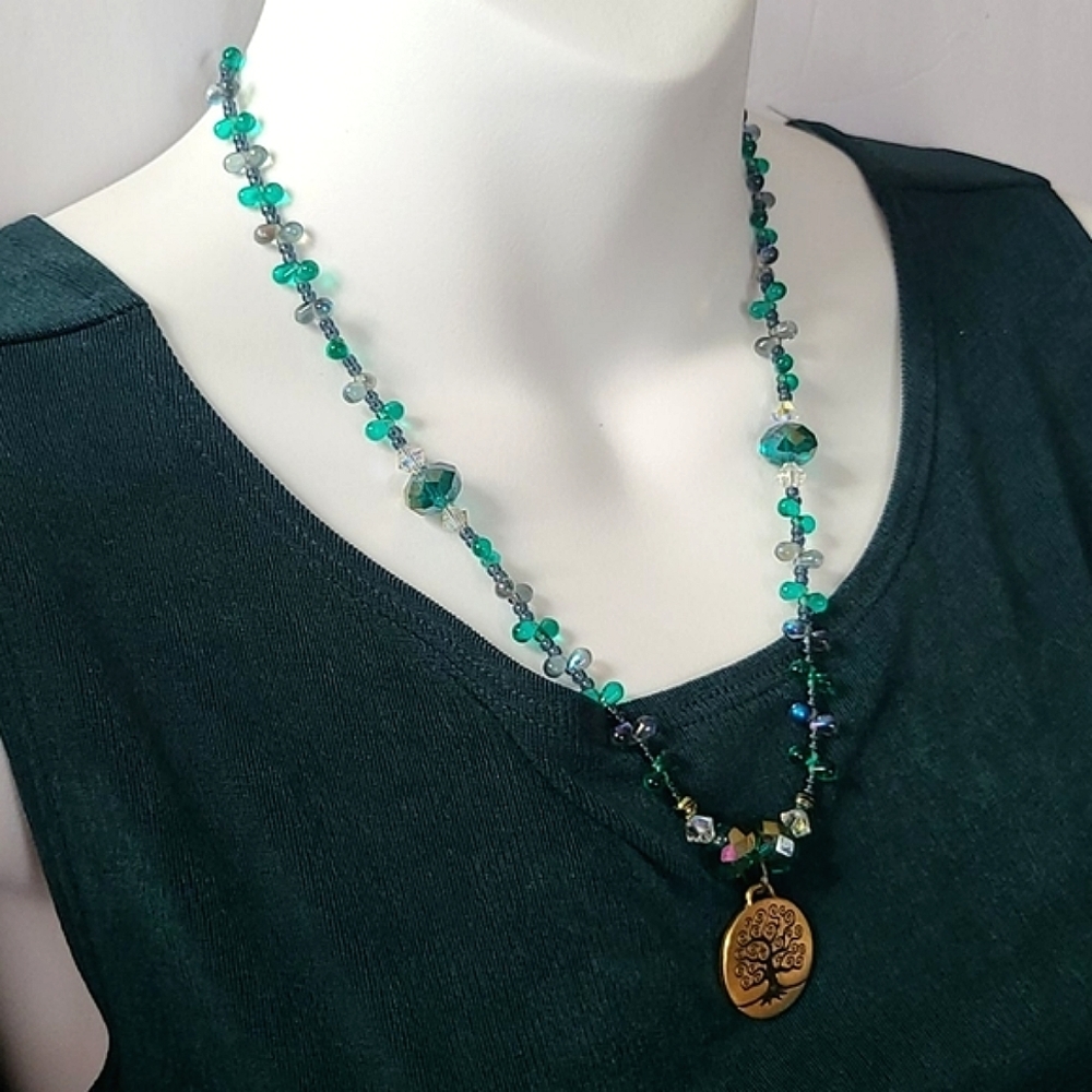 Tree of Life Pendant Green Glass Beaded Necklace - Picture 7 of 14